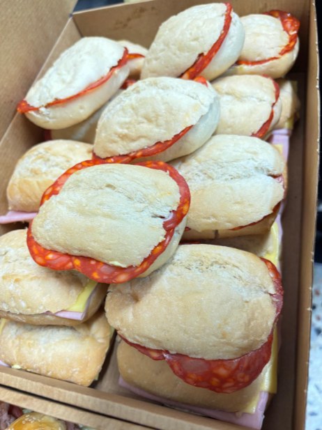 Bandeja de bocadillos de embutidos